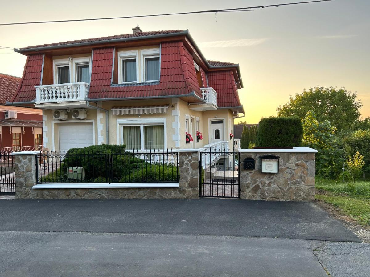 Jozsef Apartments House Залакарош Экстерьер фото